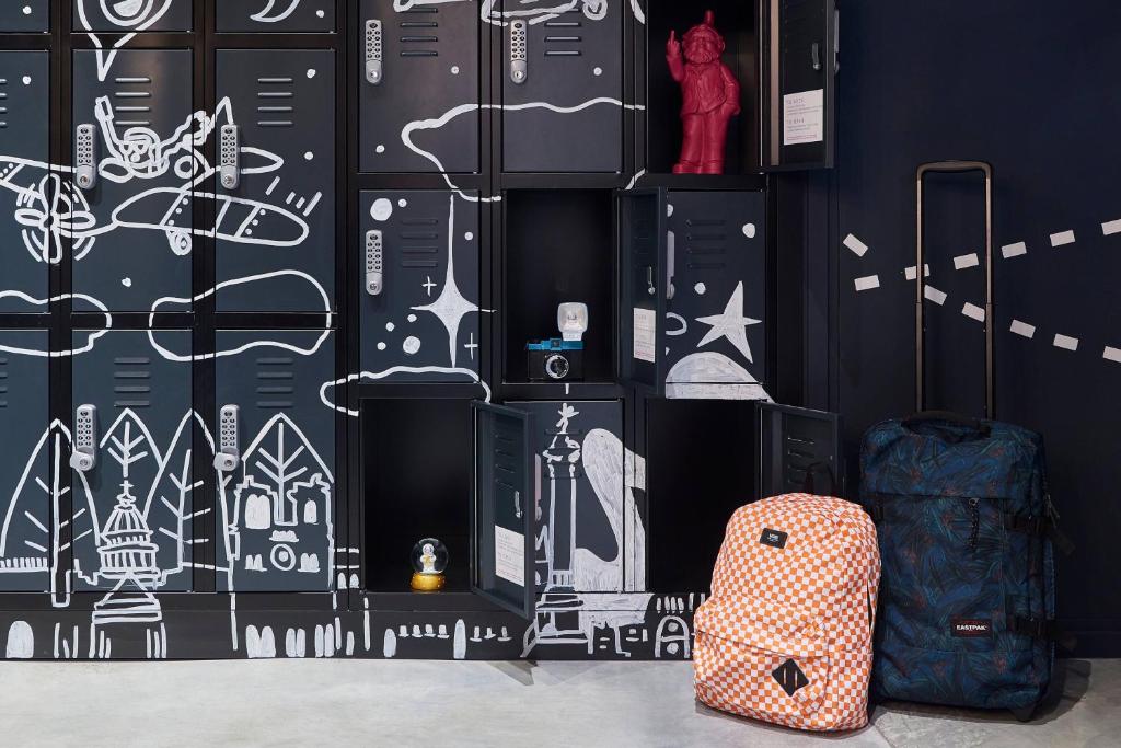 Moxy Paris Charles de Gaulle Airport - 목시파이드 패밀리 슬리퍼룸 - 침대