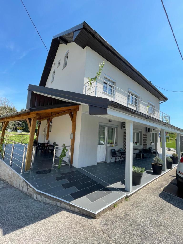 Guest House Mylan photo 3