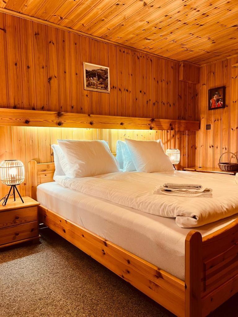 Rooms with Private bathrooms Room Type - Triple Room with Private Bathroom