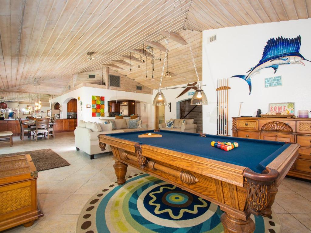 Bay Breeze House Waterfront home with pool photo 4
