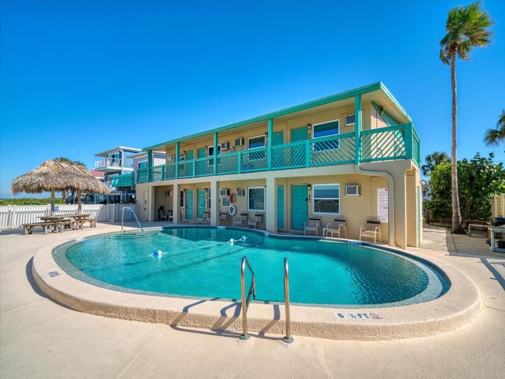 Chateau 6W Alluring Beachfront Condo photo 2