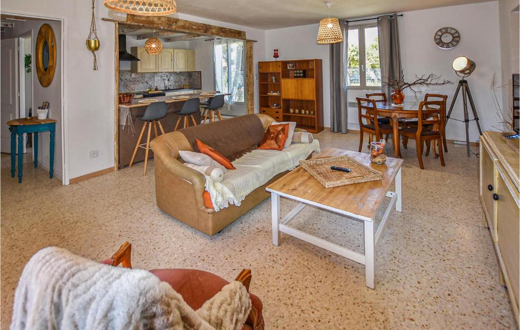 Amazing Home In Lapalud With Outdoor Swimming Pool, Wifi And Private Swimming Pool photo 3