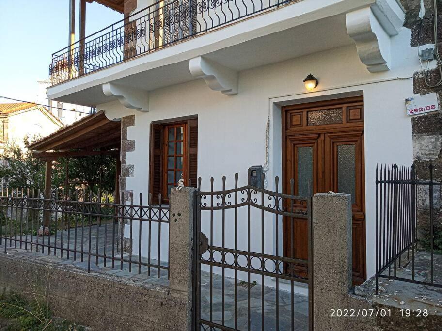 Archontiko Taxiarches Kymi Evia photo 3