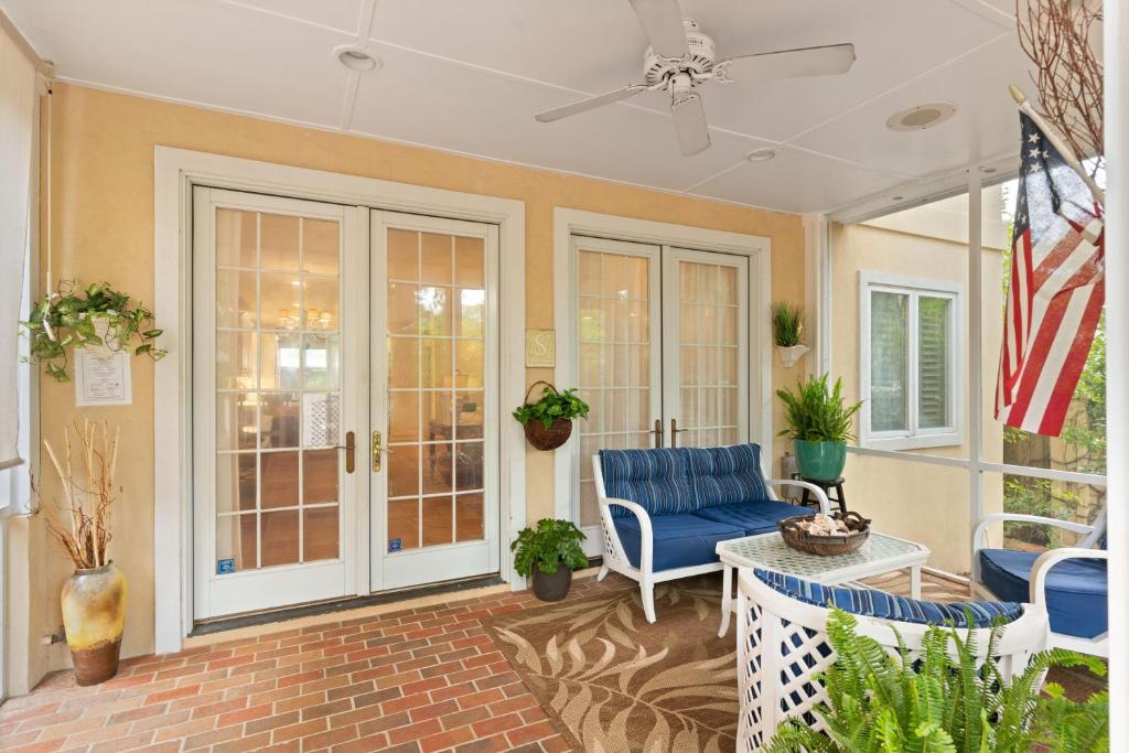 Seas The Day - 1213 Forest Street photo 2