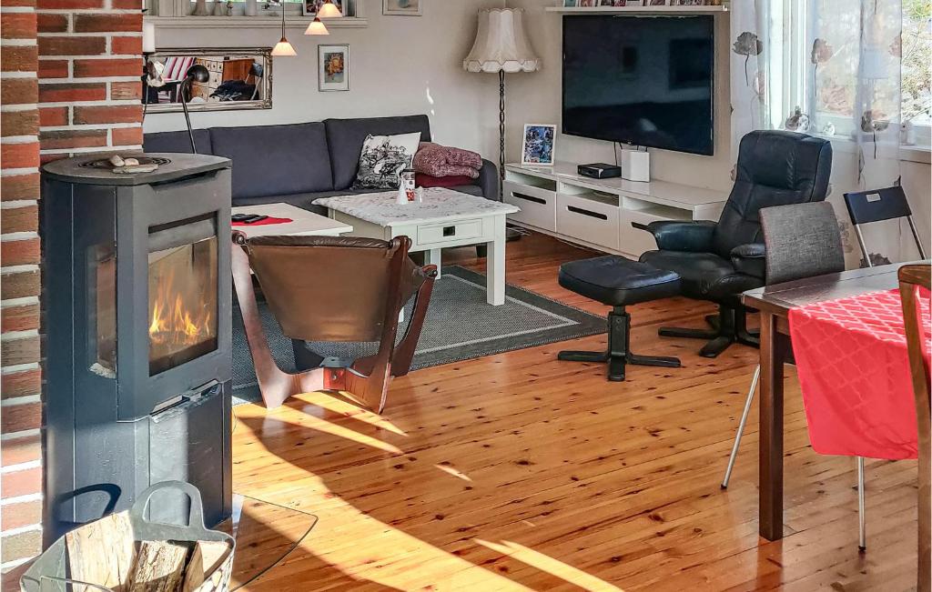 Nice Home In Flekkefjord With Wifi And 6 Bedrooms photo 2