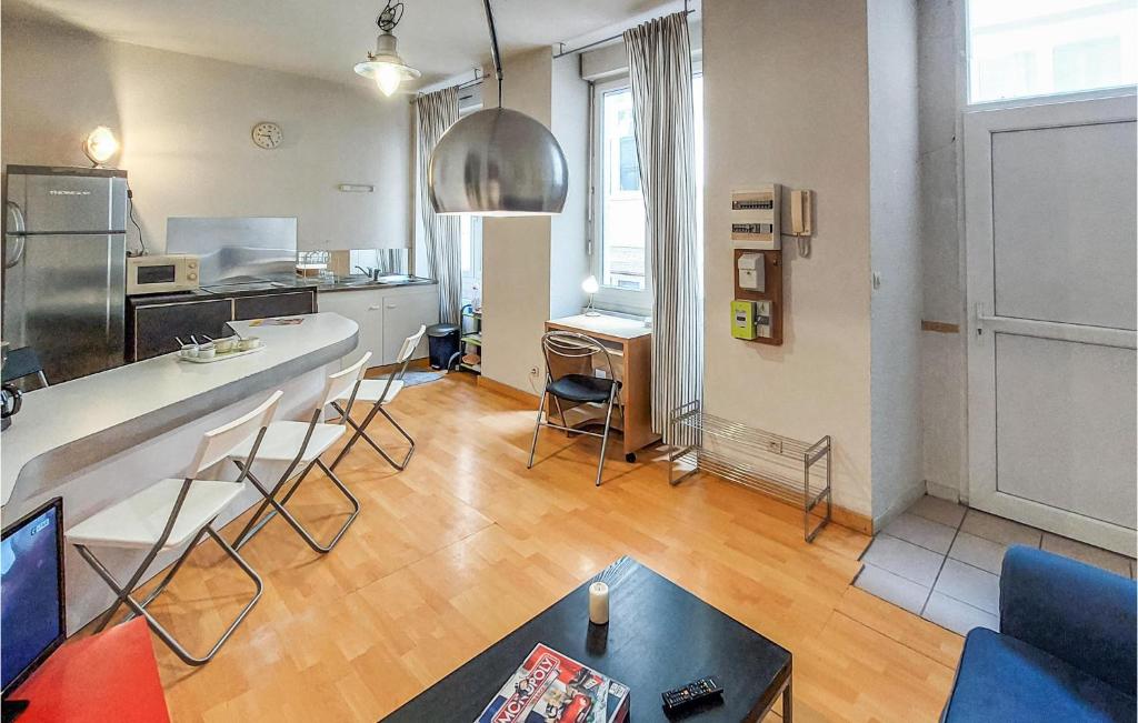 Awesome Apartment In Saint-etienne With Wifi And 1 Bedrooms photo 1