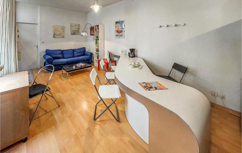 Awesome Apartment In Saint-etienne With Wifi And 1 Bedrooms photo 2