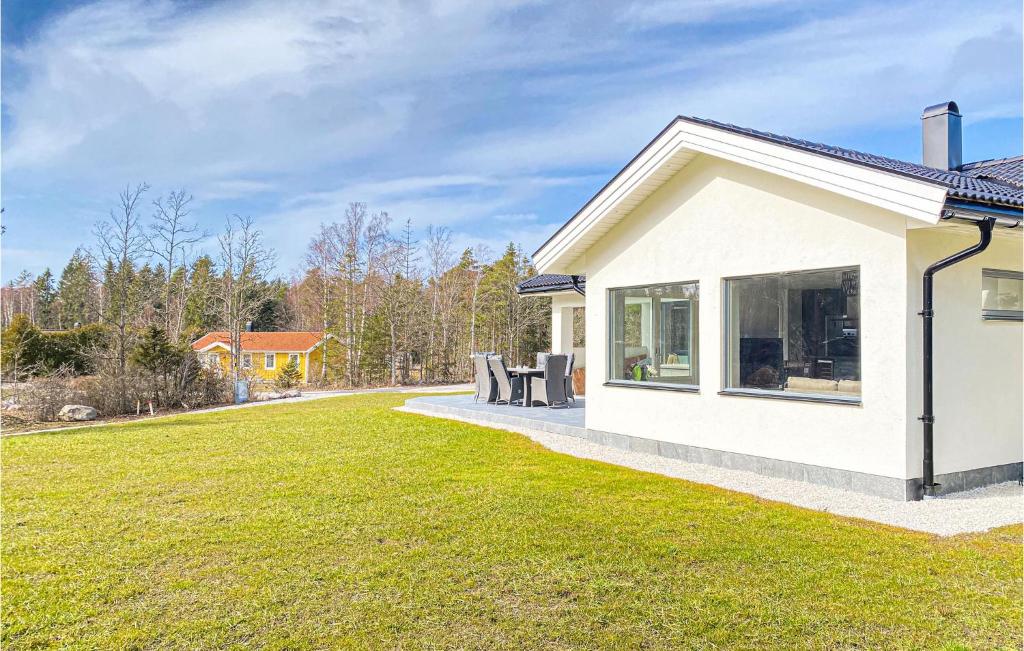 Amazing Home In Gotlands Tofta With 3 Bedrooms photo 4