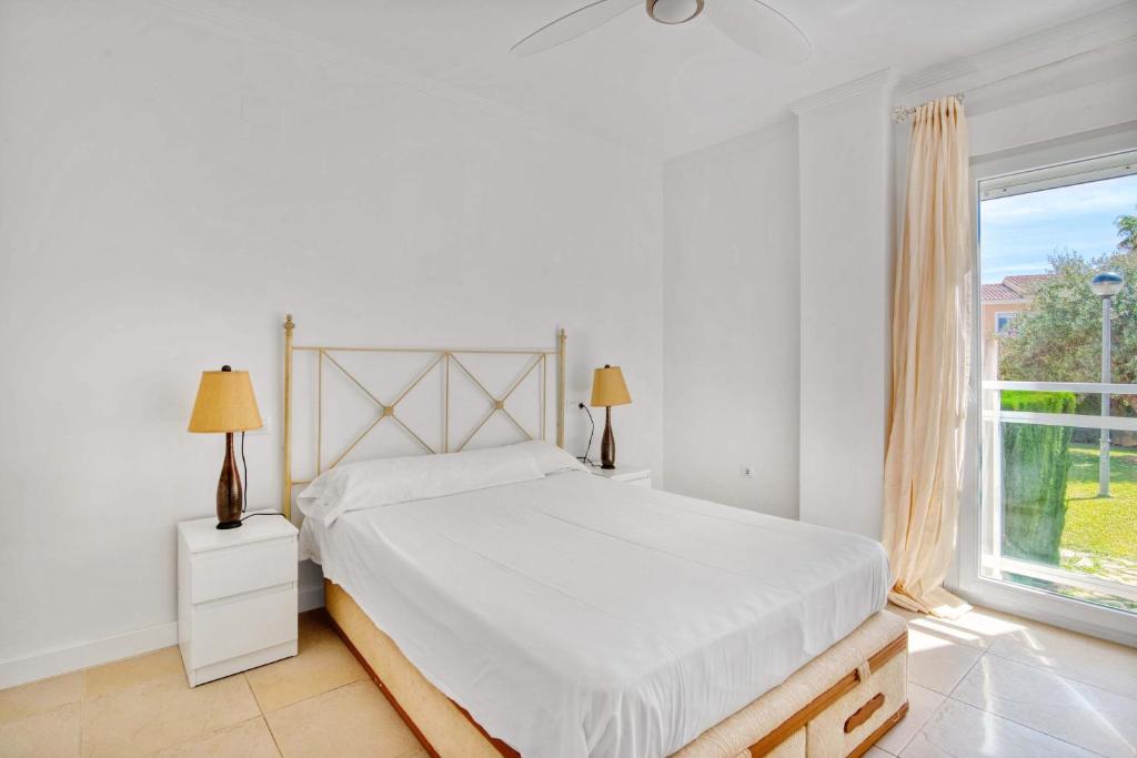 Luxury Apt, Beach, Pool open 365 days, Near Javea & Denia photo 4