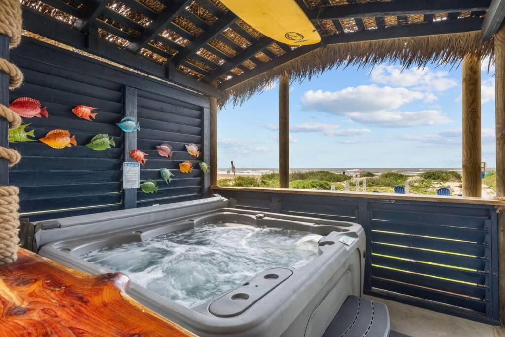 Beachfront oasis! Hot tub, gameroom, double deck!! photo 1