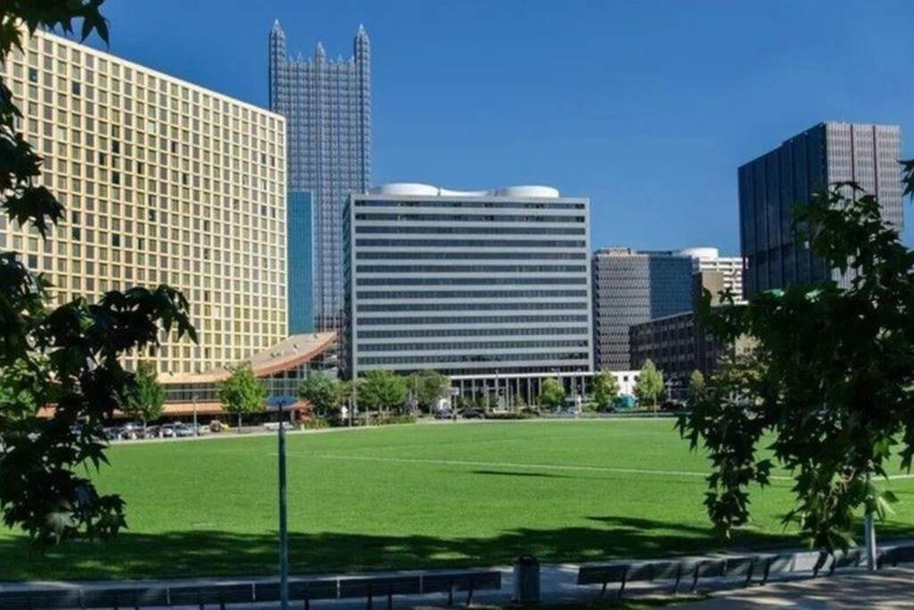 Sprawling Stadium Views 24-7 Valet Gym WiFi photo 3