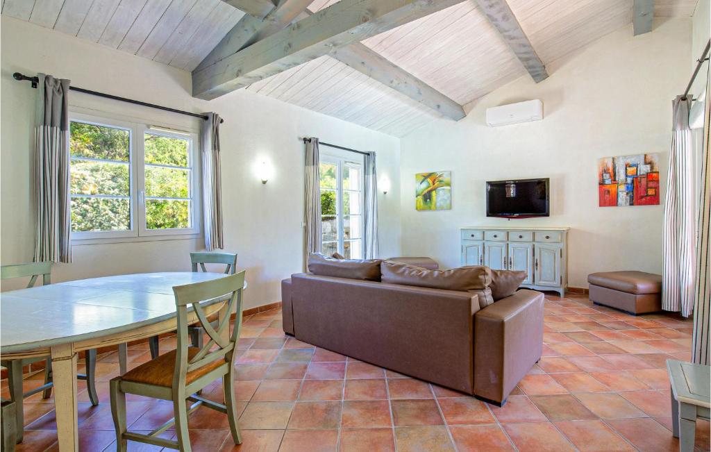 Awesome Home In Callian With Outdoor Swimming Pool, Wifi And 3 Bedrooms photo 4