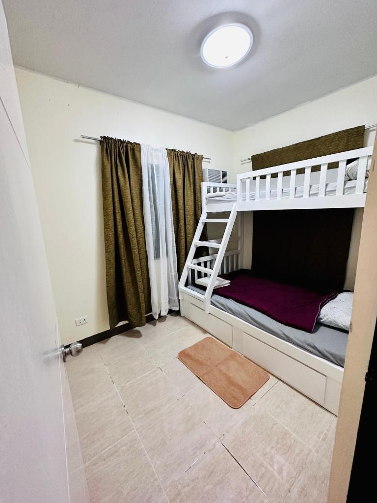 3 bedroom house Prestige Cabantian near Malls and Airport photo 2