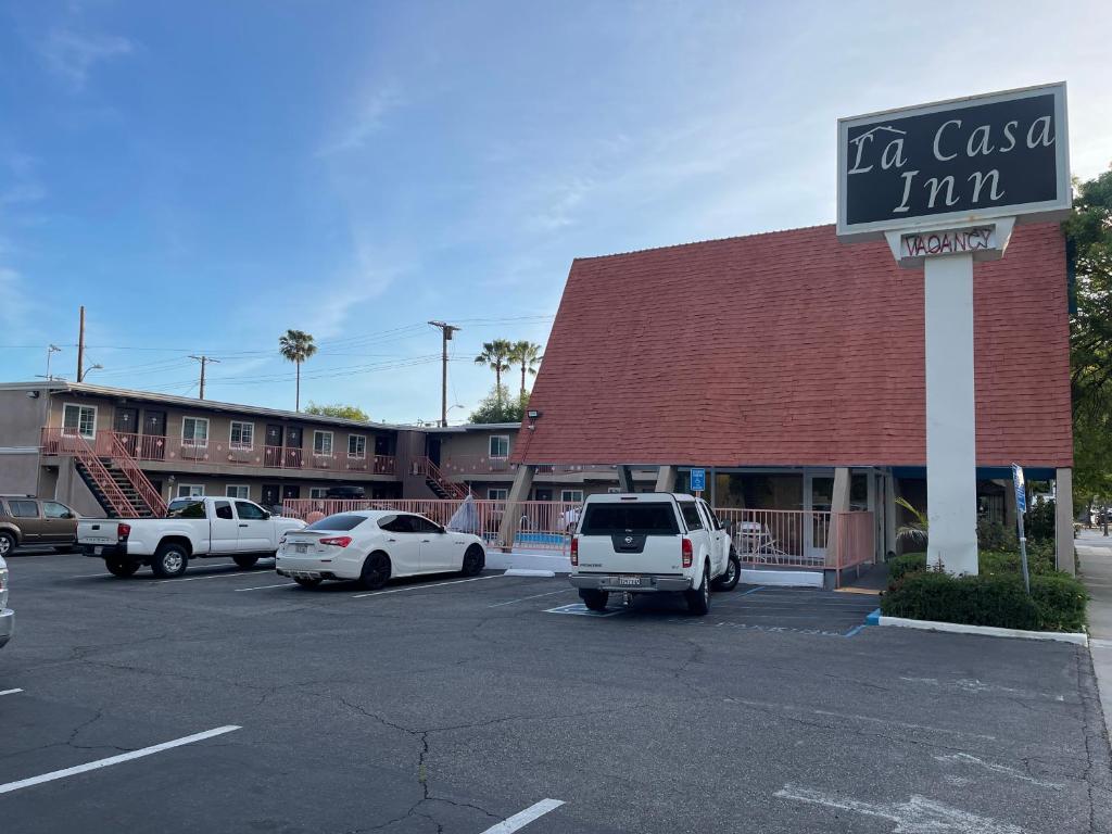 La Casa Inn image