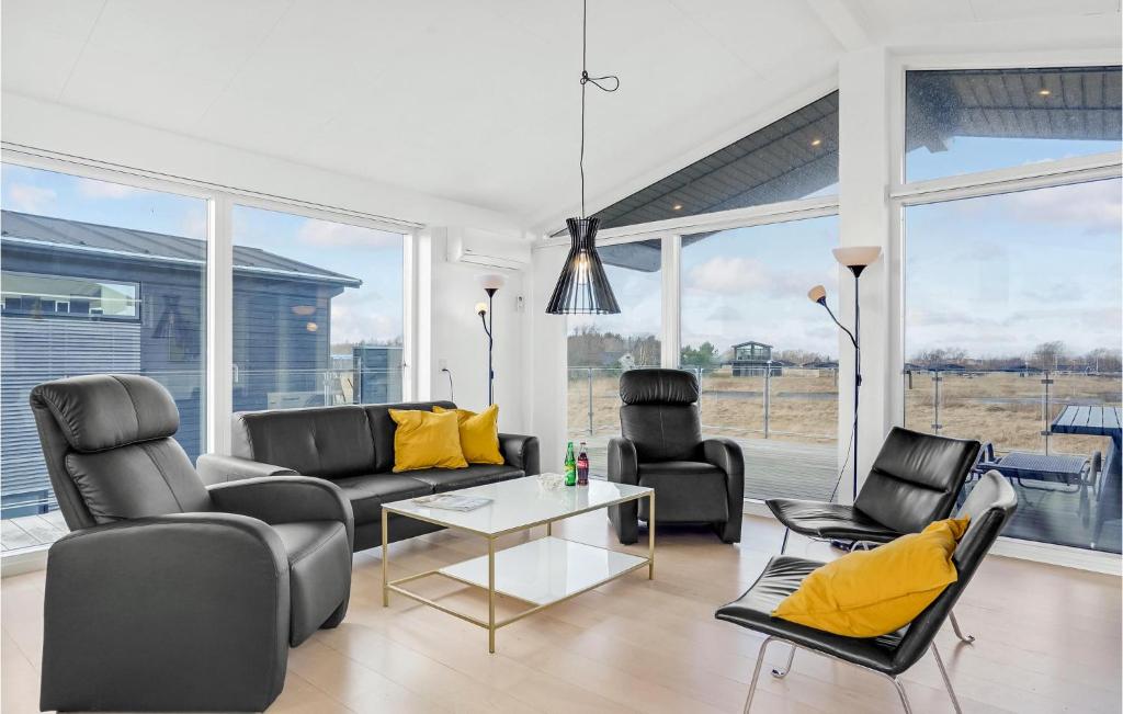 Awesome Home In Frederikshavn With 3 Bedrooms And Wifi photo 2