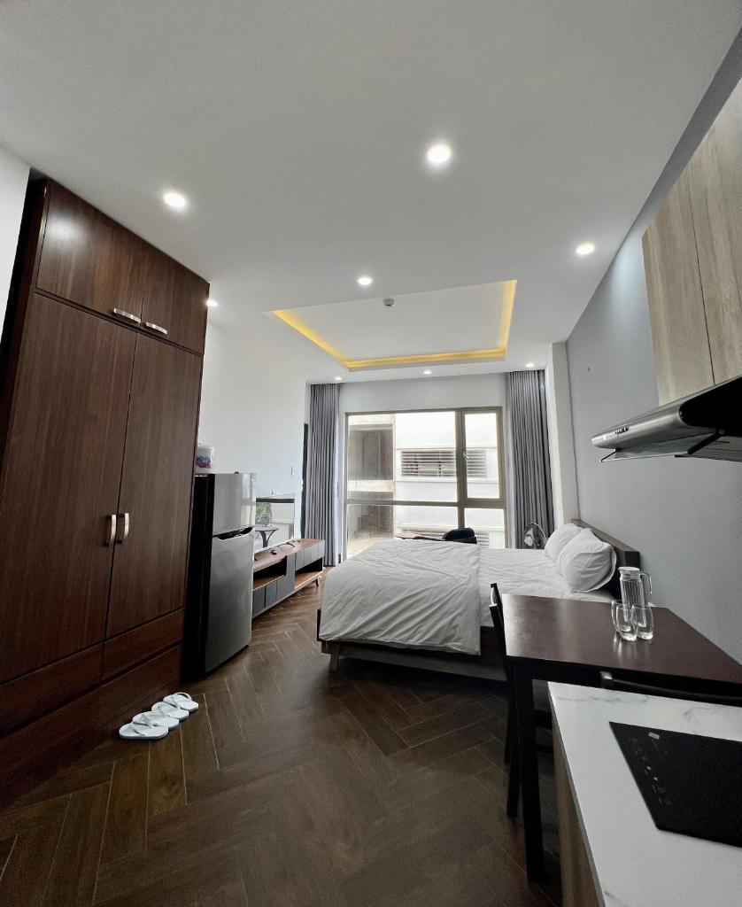 THE LIGHT APARTMENT