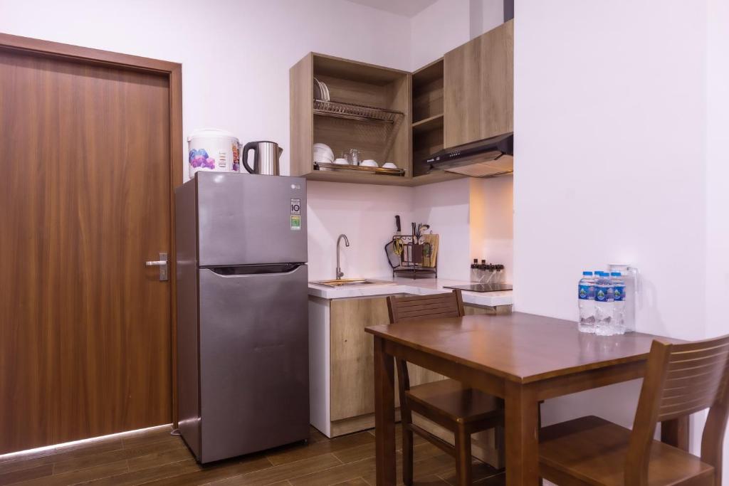THE LIGHT APARTMENT