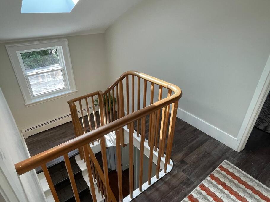 BEAUTIFUL 3 BDRM HERITAGE HOME-MINS TO DOWNTOWN photo 4