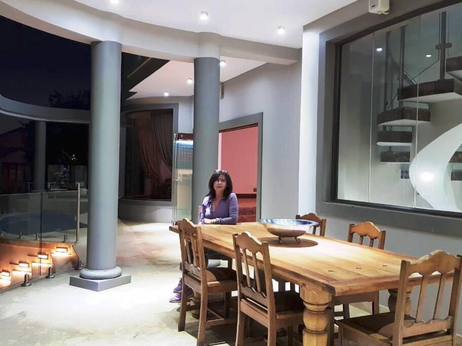 The Villa Luxe Hartbeespoort Spacious Golf & Wildlife Estate photo 2