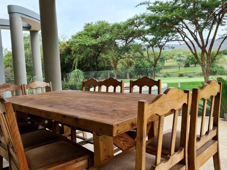 The Villa Luxe Hartbeespoort Spacious Golf & Wildlife Estate photo 3