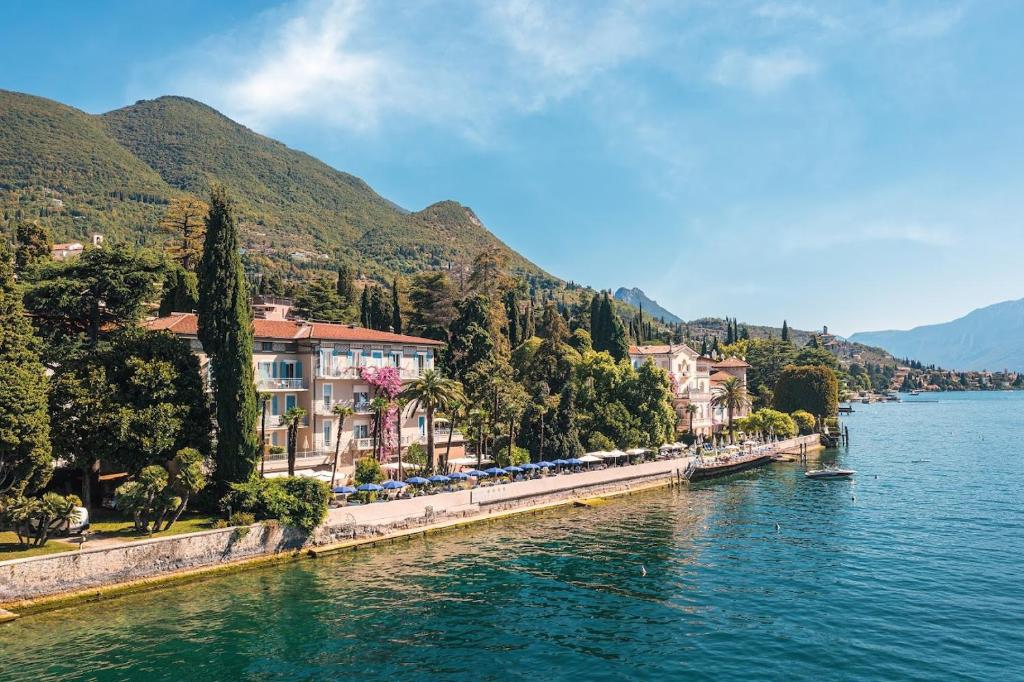 Hotel Monte Baldo e Villa Acquarone photo 1