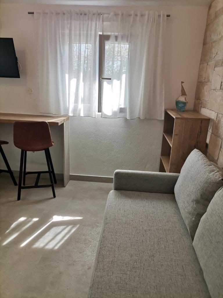 Robinson house in Okrug Gornji with sea view, terrace 4452-1 photo 3