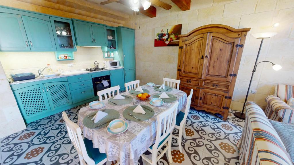 Qala Bed&Breakfast with swimming pool - IL-Wenniessa photo 1