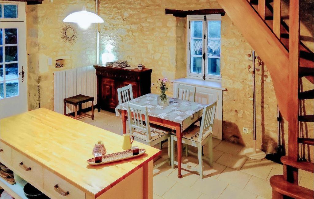 Amazing Home In Soucirac With Outdoor Swimming Pool, Wifi And 2 Bedrooms photo 2