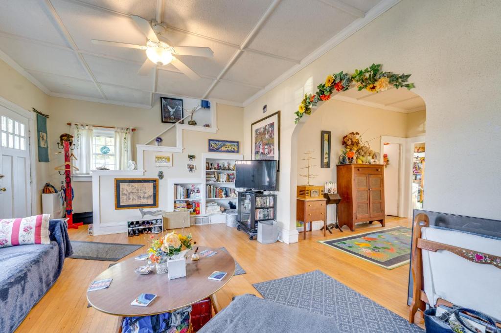 Marshalltown Vacation Rental with Private Yard! photo 4
