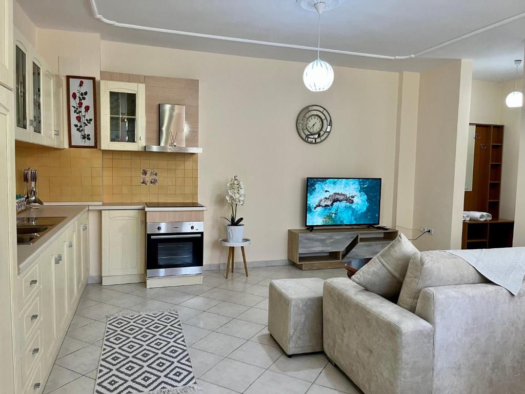 Beachside Family Nest Apt, Spacious & Cozy - by BETA Premium photo 1
