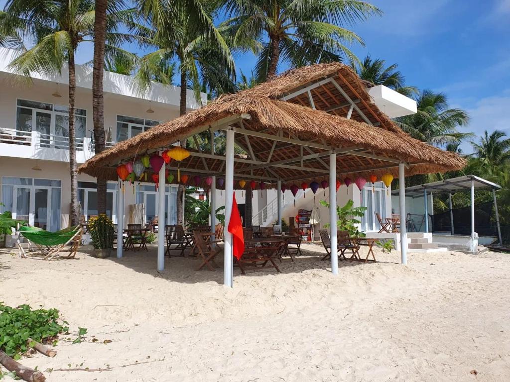 Lucky Spot Beach Bungalow