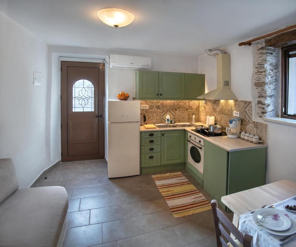 Feneri 3 -Cozy rustic Apt 20' from Elafonisi beach photo 3