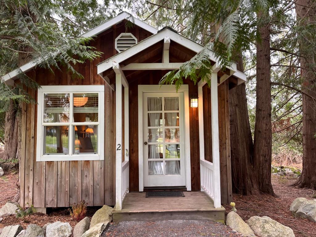 Lopez Farm Cottages & Tent Camping - Adults Only image