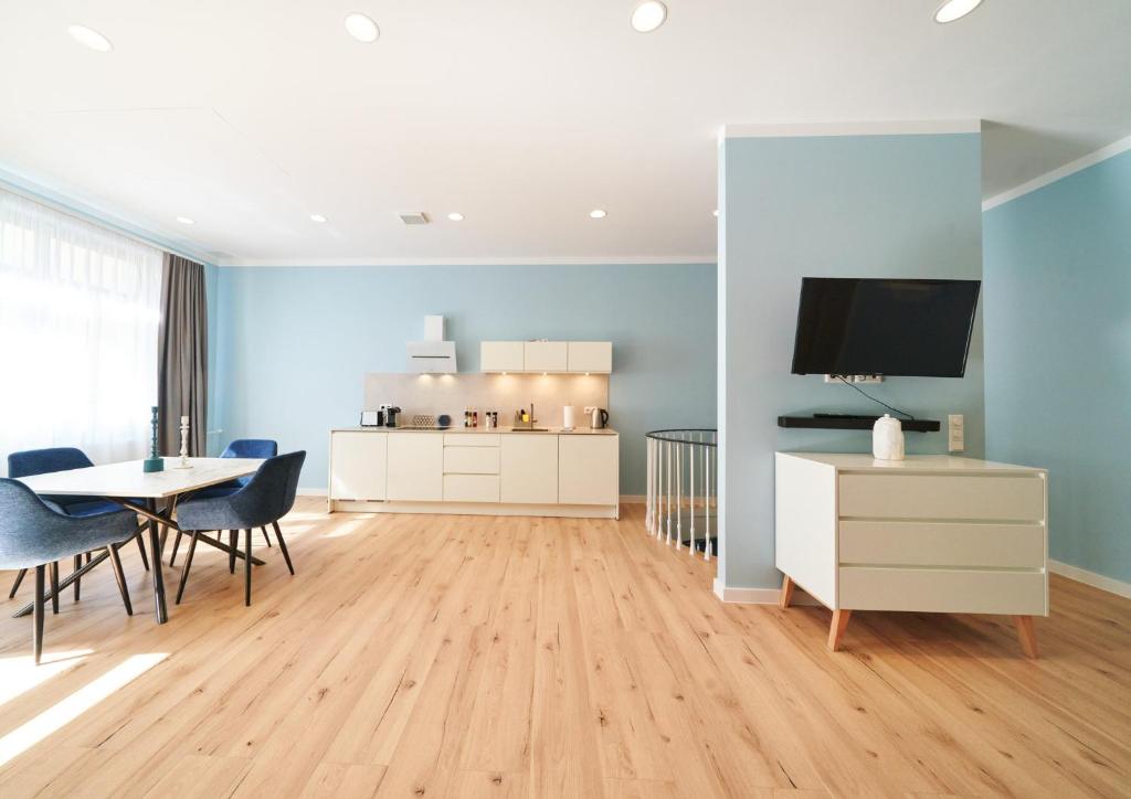 Design Apartment mit kostenfreiem Garagen Parkplatz im Zentrum photo 2