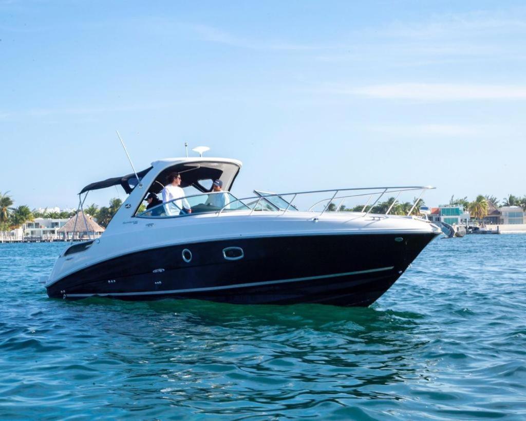 Yacht Cancun Rent & Tours photo 2