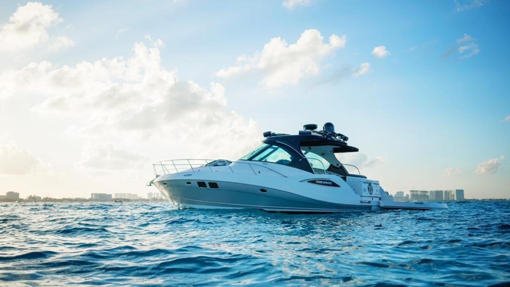 Yacht Cancun Rent & Tours photo 3