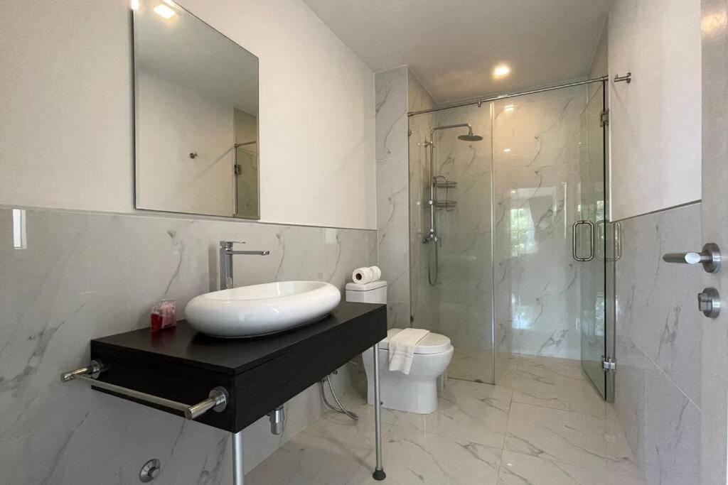 Brandnew 68m2 apartment, seaview, pool access, 500m to beach photo 1