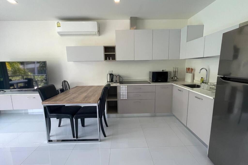 Brandnew 68m2 apartment, seaview, pool access, 500m to beach photo 3