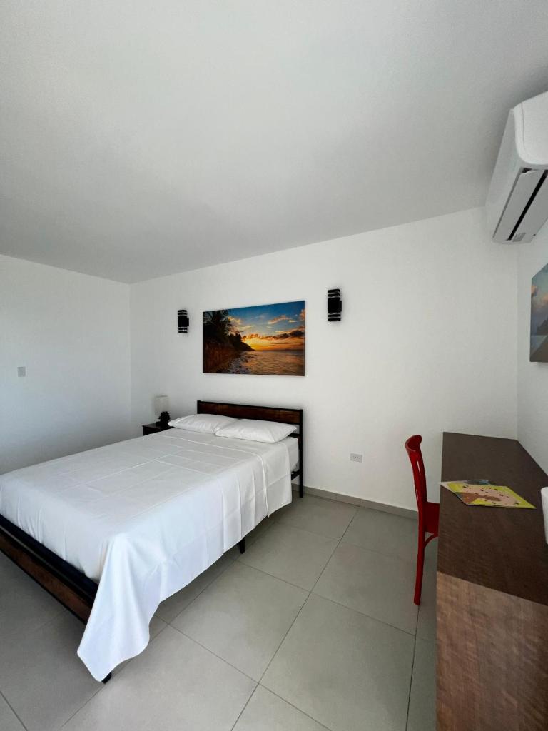 Red Flamboyan Guesthouse and Restaurant photo 3