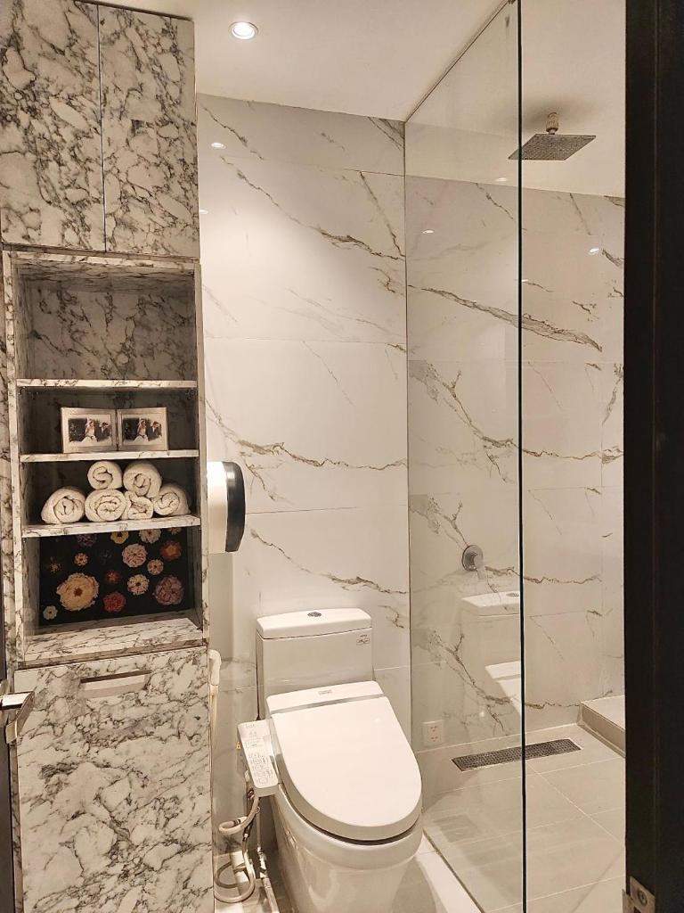 Toi's Travel Home Central