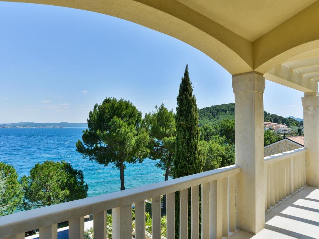 Beachfront Villa Mediterranea photo 2