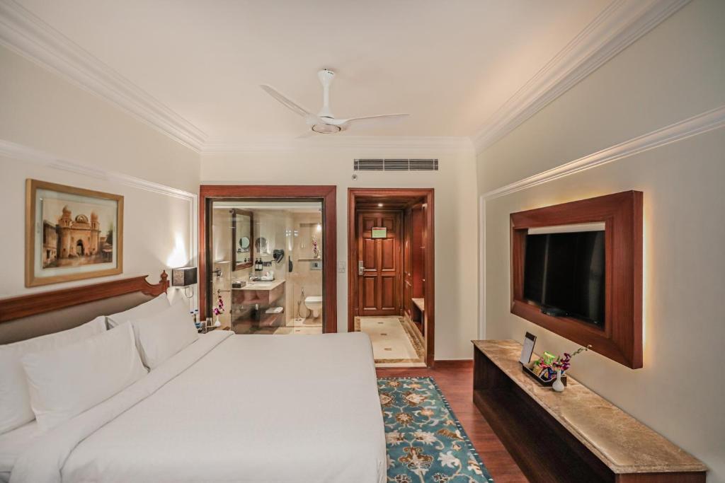 Regenta Central Lucknow by Royal Orchid Hotels Limited photo 3