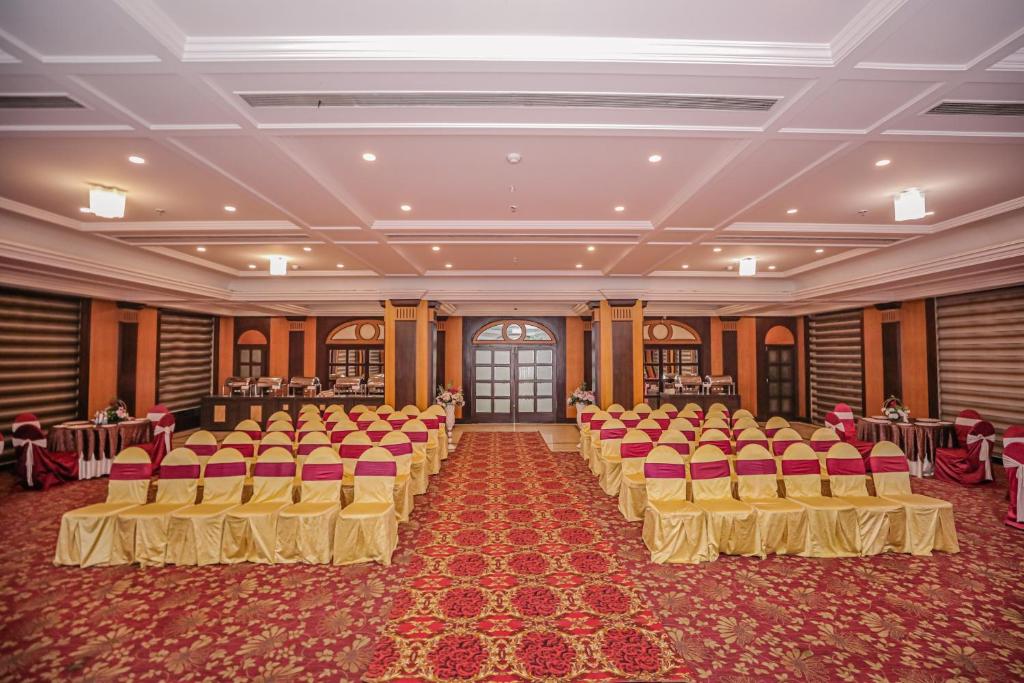 Regenta Central Lucknow by Royal Orchid Hotels Limited photo 4