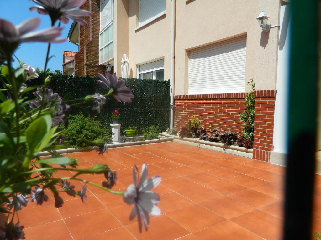 Apartamento con jardin privado junto playa Usil - Mogro photo 3