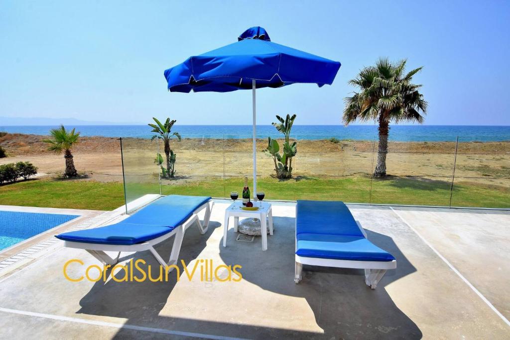 Blue - Beach Front Spectacular Villa Sleeps 10 photo 2