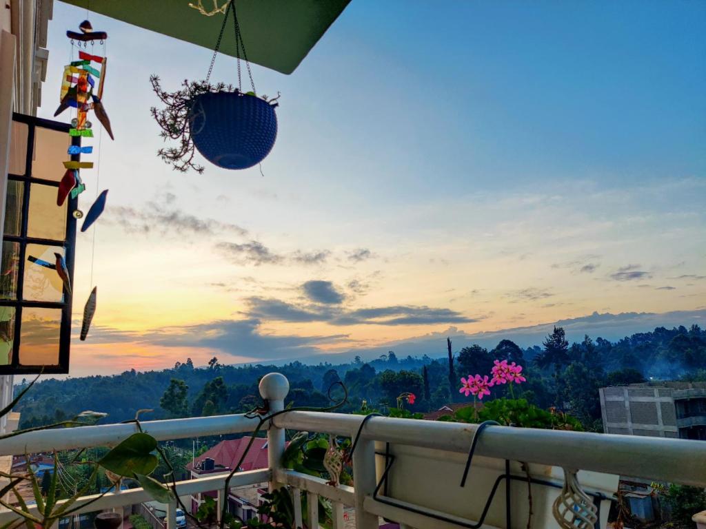 Modern & Comfy Mt. Kenya Sunset View Apartment photo 3
