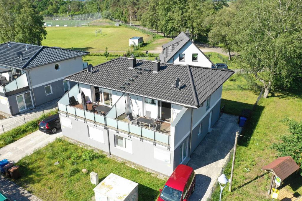 strandnahes Haus mit Meerblick, Balkon, gratis Nutzung vom AHOI Erlebnisbad und Sauna in Sellin- Villa Playa photo 3