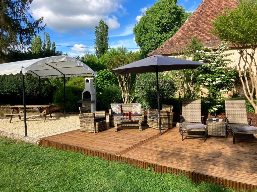 La Tuilerie Grange (Adults only gite) with two en-suite double bedrooms photo 1
