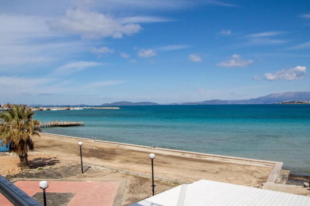 Exceptional Apartment with Fascinating Sea View near Beach in Cesme photo 2