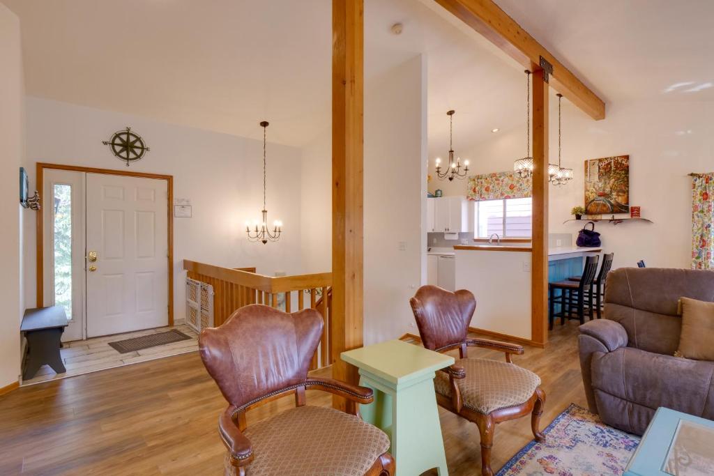 Homey Dog-Friendly Retreat with Deck in Dtwn Frisco! photo 4